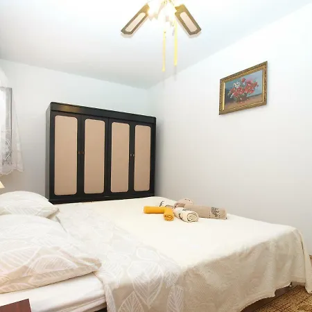 1123 Apartment *