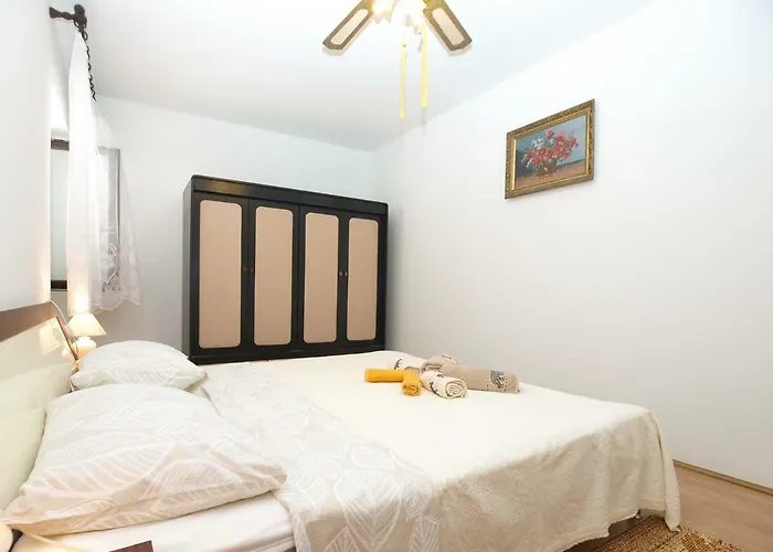 1123 Apartment *